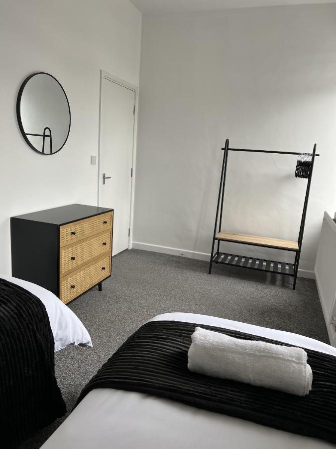 Warner Brothers Apartment Watford  Exteriér fotografie