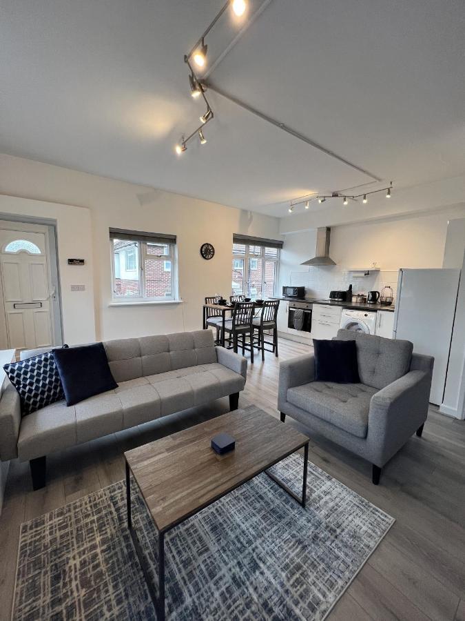 Warner Brothers Apartment Watford  Exteriér fotografie
